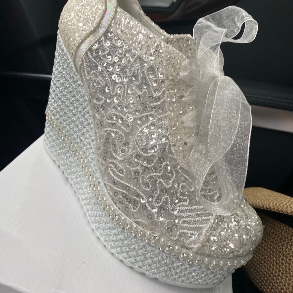 Beautiful faux peel and lace high Wedding wedge